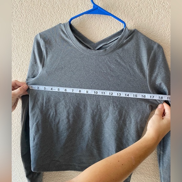 Lululemon Back Up Top 4 6 Gray Cutout Long Sleeve Workout Shirt Crew Neck - Picture 3 of 4